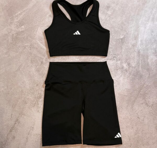 Conjunto deportivo Adidas